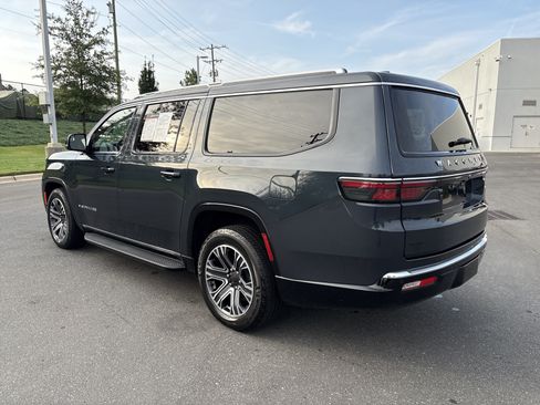 Used 2024 Jeep Wagoneer L 4WD w/ Premium Group I image 7