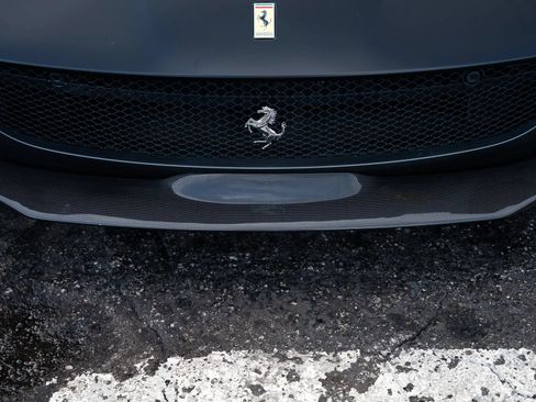 Used 2019 Ferrari 812 Superfast RWD image 30