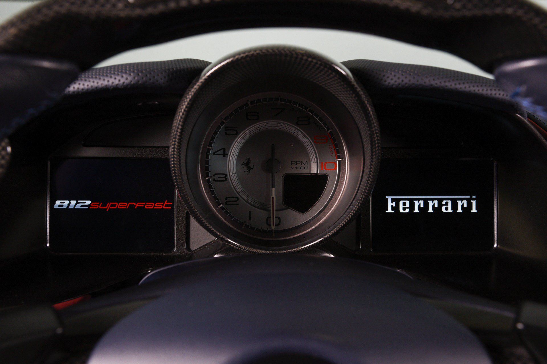 Used 2020 Ferrari 812 Superfast RWD image 28