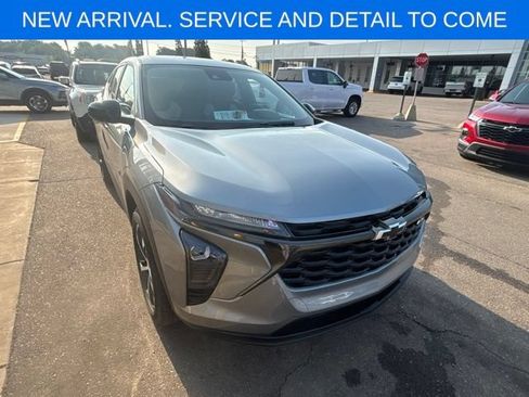 Certified 2024 Chevrolet Trax RS w/ Driver Confidence Package FWD image 5