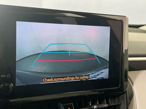 Used 2024 Toyota Corolla Cross L image 13