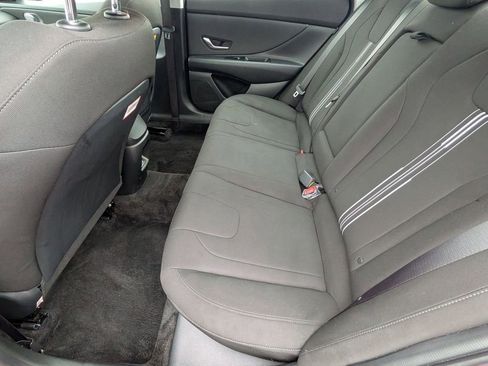 Used 2025 Hyundai Elantra SEL image 20