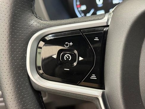 Used 2018 Volvo XC60 T8 Inscription w/ Luxury Seat Package image 15