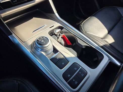 Used 2021 Ford Explorer XLT w/ Equipment Group 202A image 20