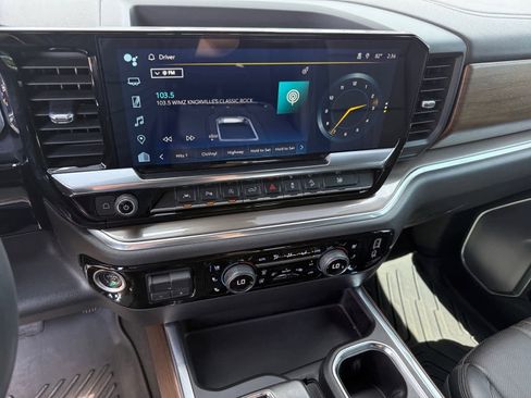 Used 2022 Chevrolet Silverado 1500 High Country w/ Technology Package AWD/4WD image 20