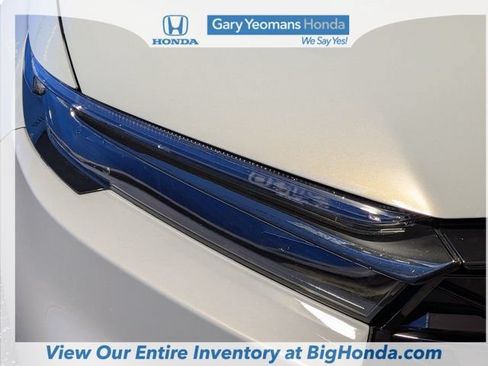 Used 2025 Honda CR-V Sport Touring image 13