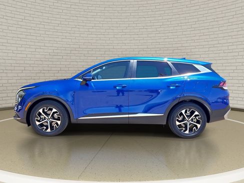 Used 2025 Kia Sportage EX FWD image 8