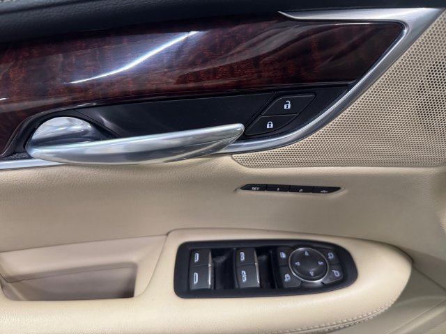 Used 2018 Cadillac XT5 Premium Luxury FWD image 25