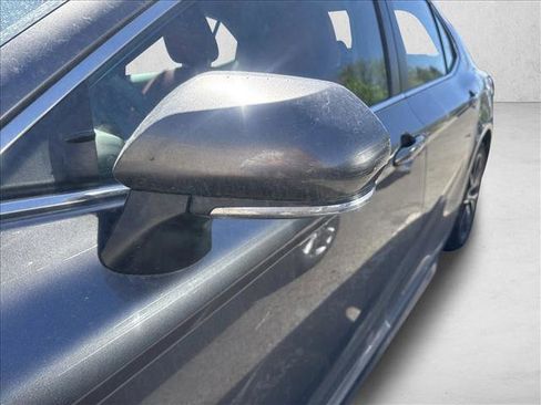 Used 2024 Toyota Camry SE image 2