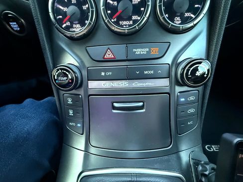 Used 2015 Hyundai Genesis 3.8 image 13