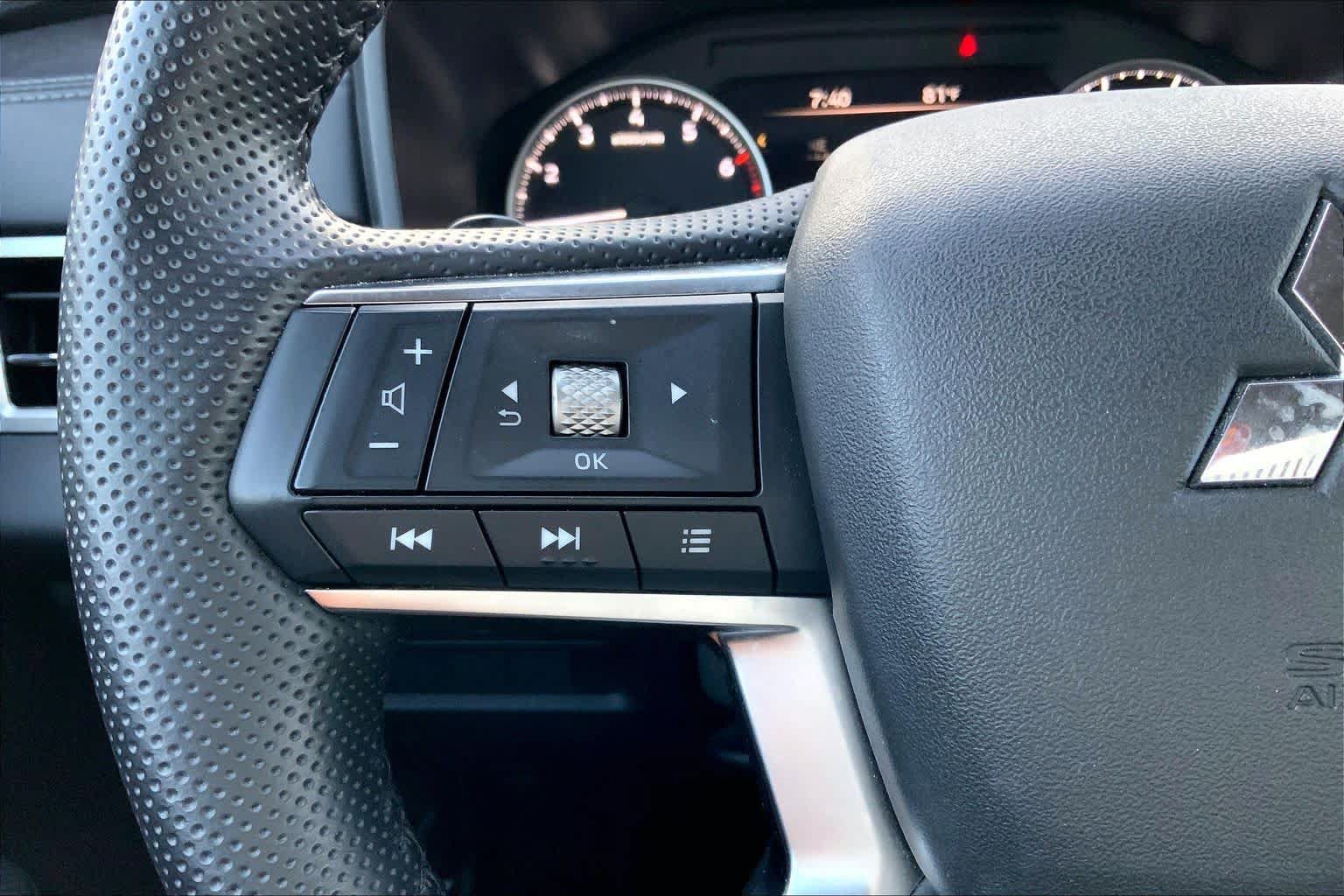 Used 2025 Mitsubishi Outlander SE FWD image 24