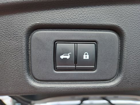 Used 2023 Nissan Pathfinder Platinum image 42