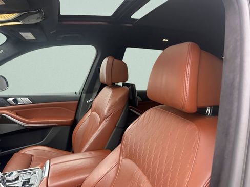 Used 2019 BMW X7 xDrive50i w/ M Sport Package image 19
