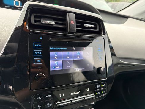 Used 2019 Toyota Prius XLE w/ Advanced Technology Package FWD image 8