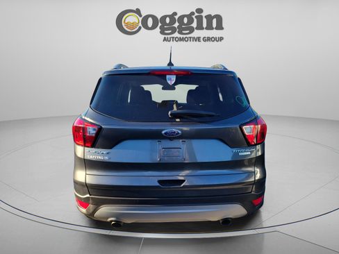 Used 2019 Ford Escape Titanium image 4