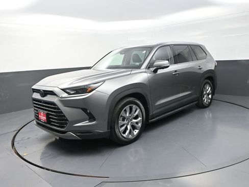 Used 2026 Toyota Grand Highlander Limited AWD/4WD image 35