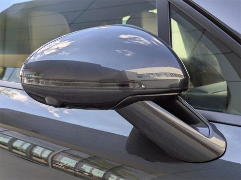 Used 2025 Porsche Macan Base image 12