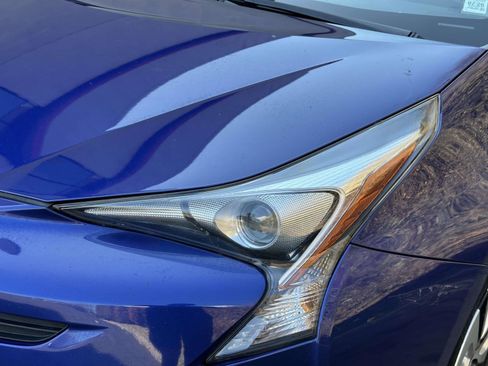 Used 2016 Toyota Prius Three image 10