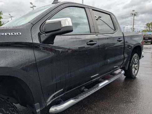 Used 2024 Chevrolet Silverado 1500 LT AWD/4WD image 3