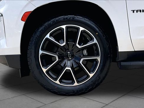 Used 2021 Chevrolet Tahoe RST w/ Luxury Package RWD image 11