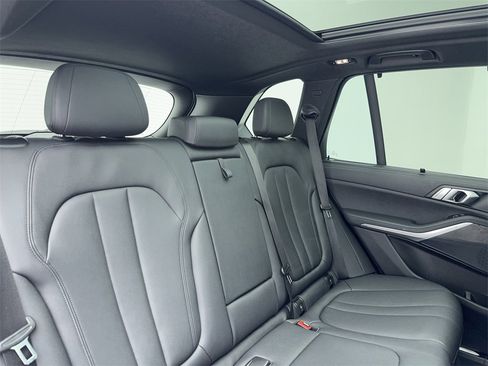 Used 2022 BMW X5 sDrive40i w/ Premium Package image 51