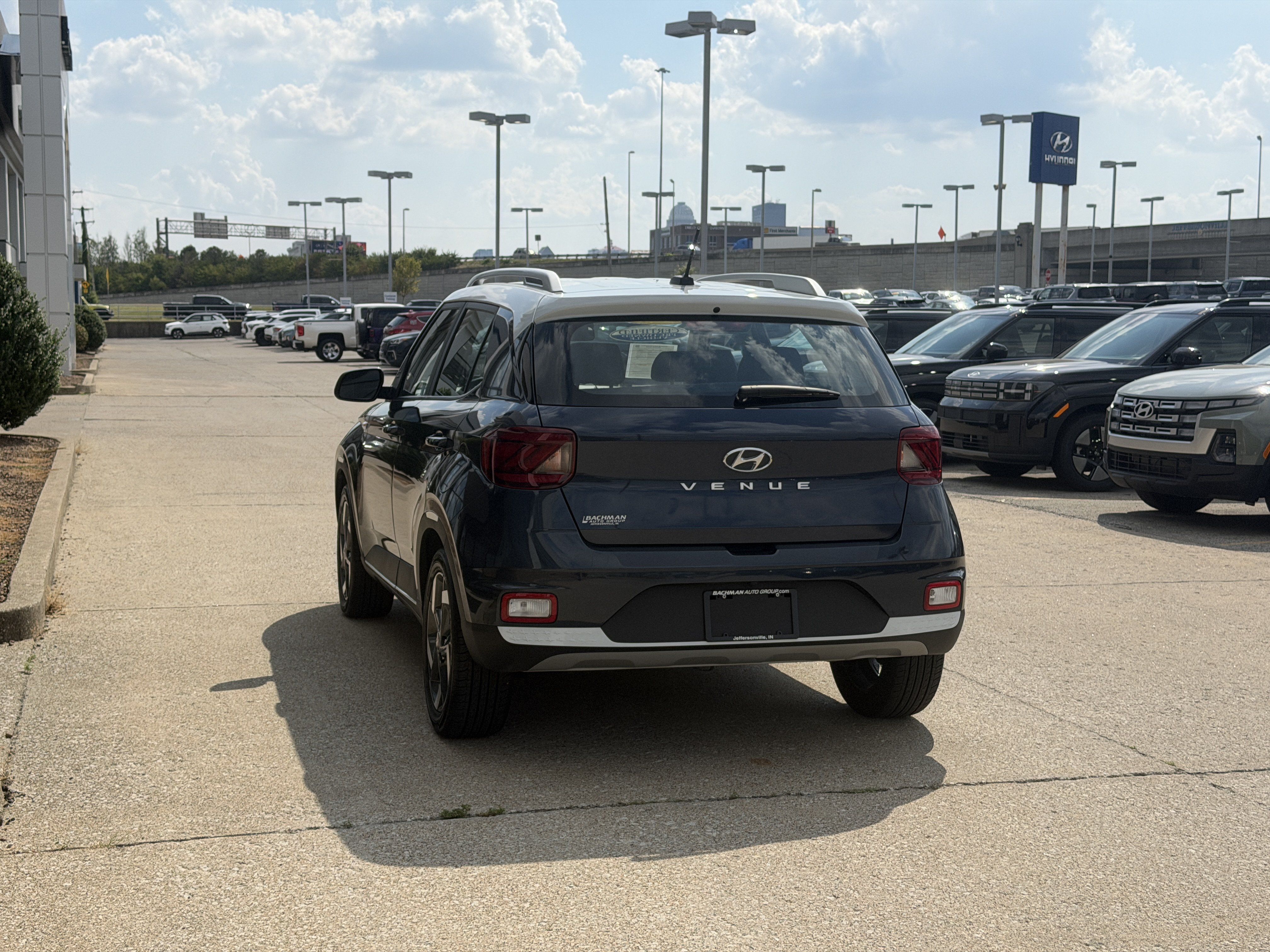 Certified 2025 Hyundai Venue Limited FWD image 7
