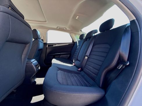 Used 2020 Ford Fusion SE image 25