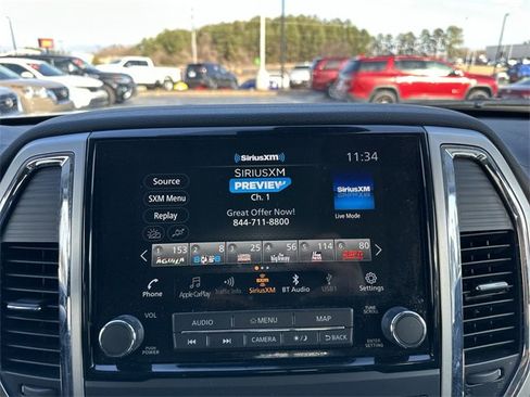 Used 2021 Nissan Titan SV w/ SV Convenience Package image 12