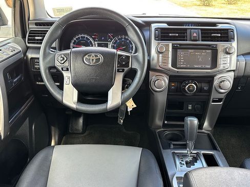 Used 2016 Toyota 4Runner SR5 Premium RWD image 10