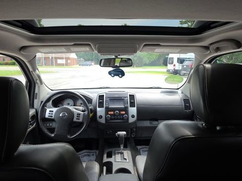 Used 2015 Nissan Frontier PRO-4X w/ Pro-4x Luxury Package AWD/4WD image 24