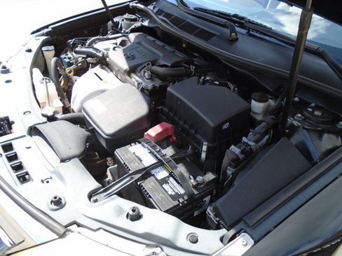 Used 2014 Toyota Camry LE image 19