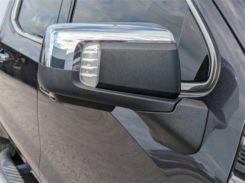 Used 2022 GMC Sierra 1500 SLT w/ SLT Convenience Package image 11