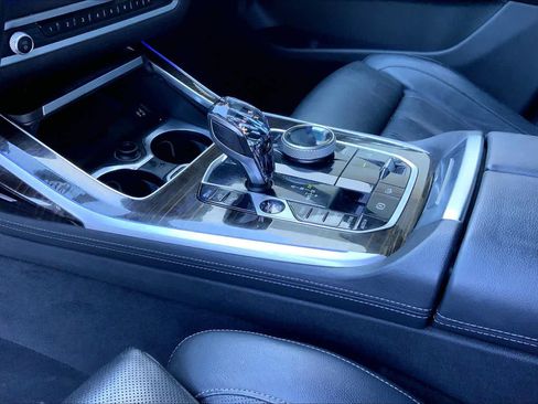 Used 2021 BMW X7 xDrive40i w/ M Sport Package image 18