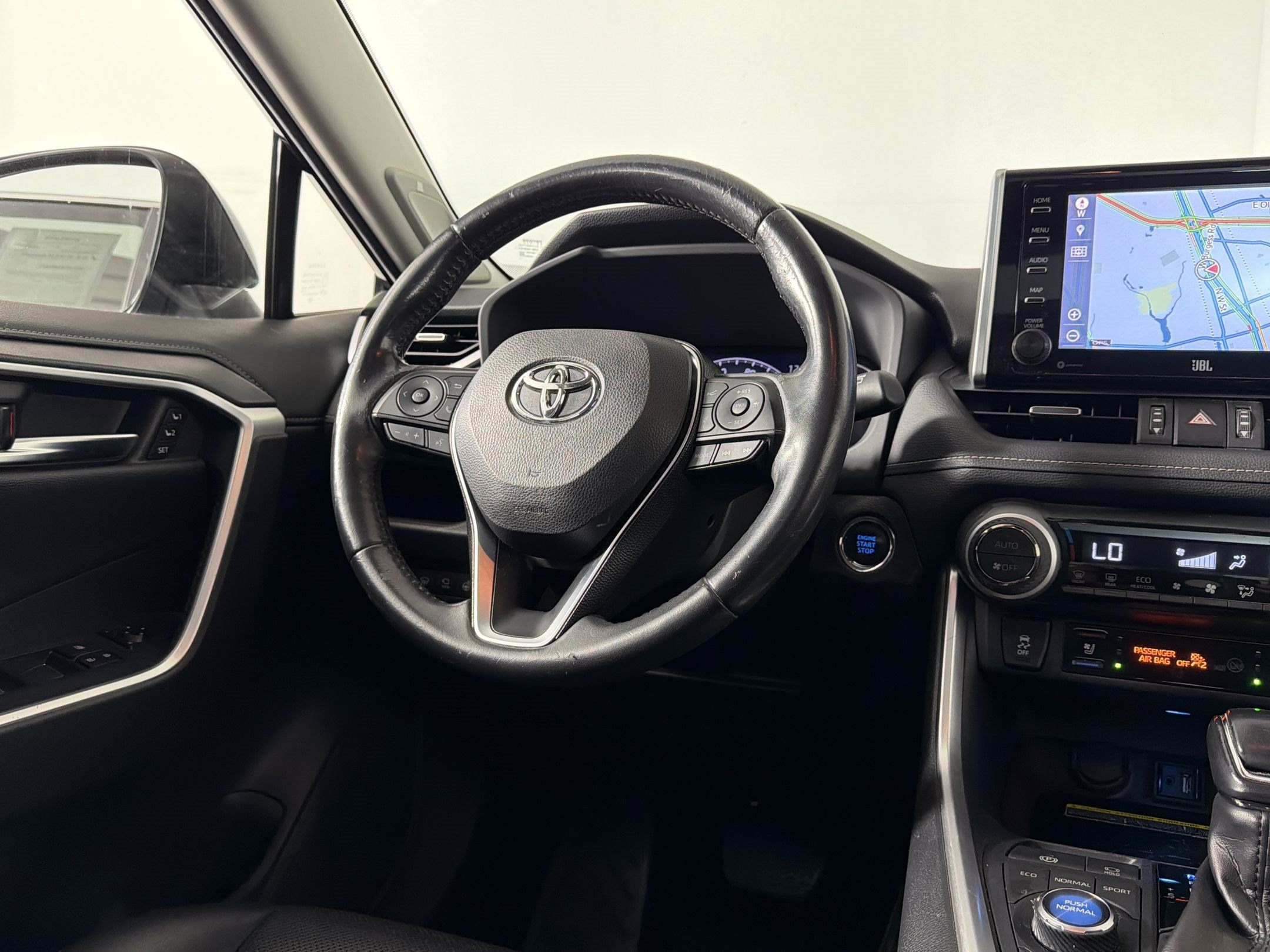 Used 2019 Toyota RAV4 Limited AWD/4WD image 28