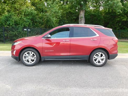 Certified 2021 Chevrolet Equinox Premier FWD image 2