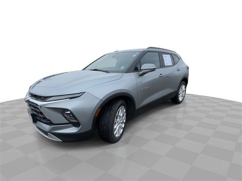 Used 2023 Chevrolet Blazer LT image 4