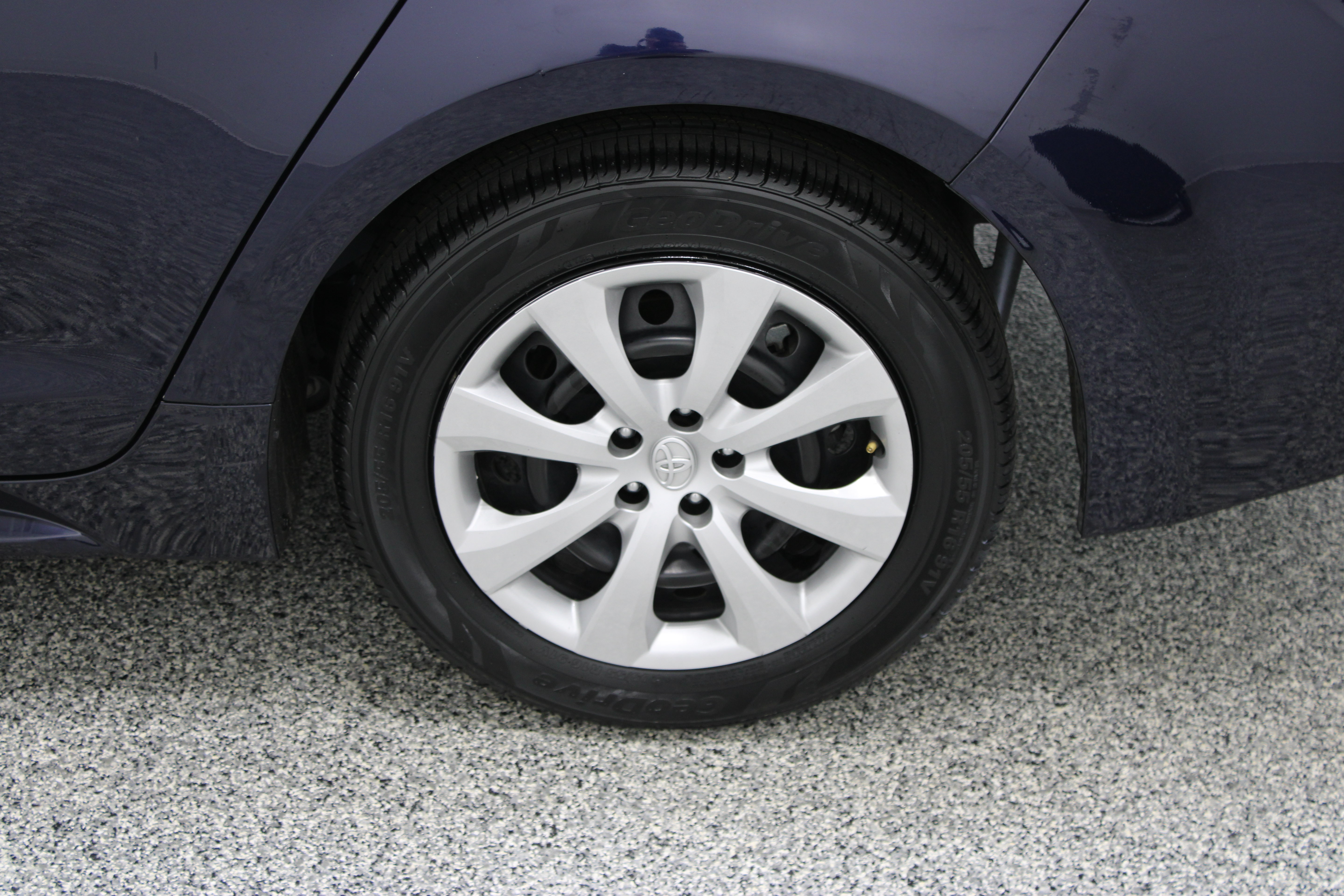 Used 2025 Toyota Corolla LE FWD image 10