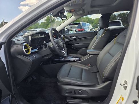 Certified 2024 Chevrolet Trax ACTIV w/ Sunroof Package FWD image 19
