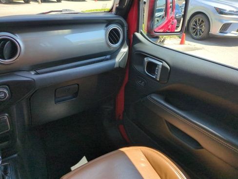 Used 2021 Jeep Wrangler Unlimited Sahara AWD/4WD image 16
