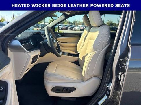 Certified 2025 Jeep Grand Cherokee Limited AWD/4WD image 5