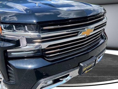 Used 2022 Chevrolet Silverado 1500 High Country w/ Technology Package AWD/4WD image 34