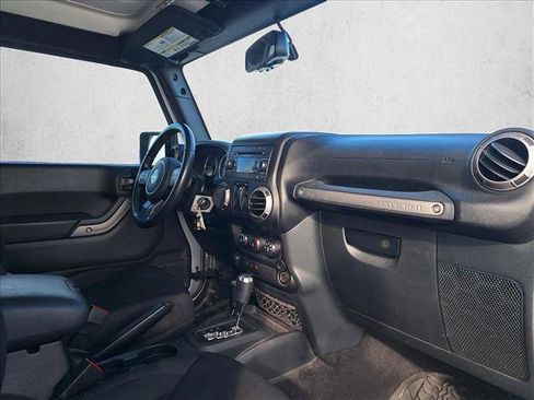 Used 2018 Jeep Wrangler Sport image 13