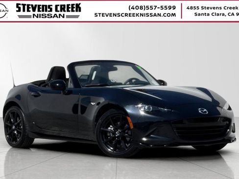 Used 2021 MAZDA MX-5 Miata Club w/ Appearance Package RWD image 1