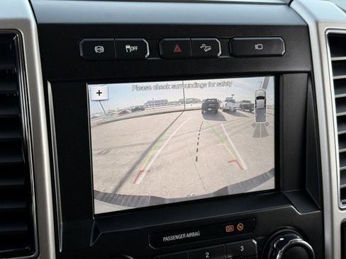 Used 2019 Ford F250 Lariat w/ Chrome Package image 18