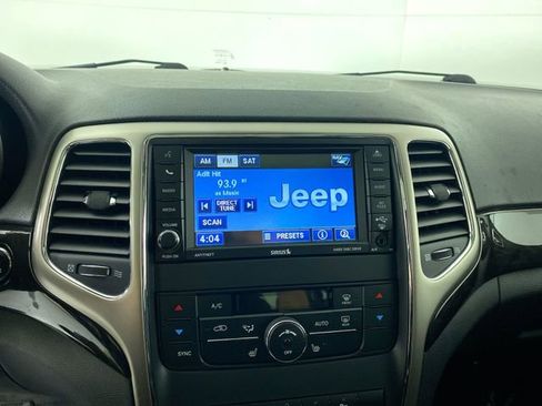 Used 2012 Jeep Grand Cherokee Laredo image 7