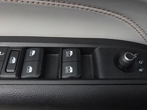 Used 2022 Jeep Compass Limited w/ Elite Group AWD/4WD image 32