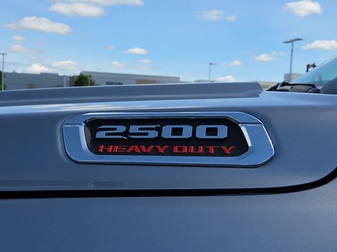 Used 2024 RAM 2500 Tradesman w/ Chrome Appearance Group AWD/4WD image 15