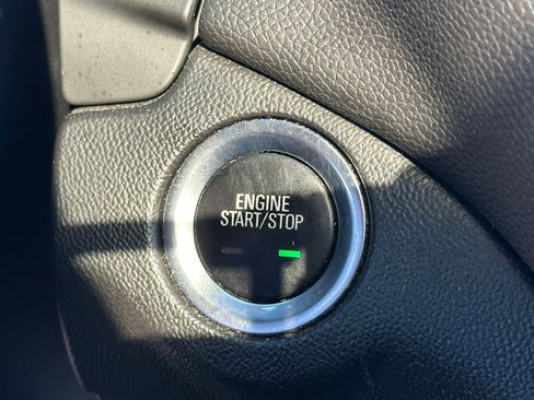 Used 2019 Chevrolet Equinox LT image 29