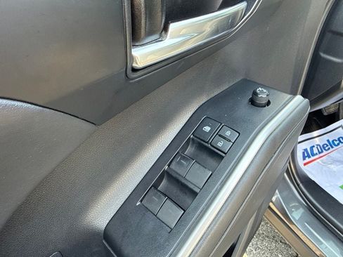 Used 2022 Toyota Highlander XSE AWD/4WD image 20