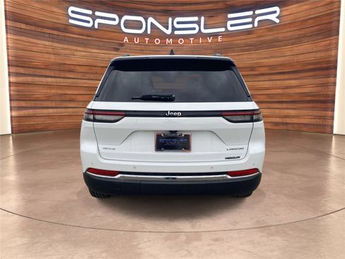 Used 2022 Jeep Grand Cherokee Laredo w/ Luxury Tech Group I AWD/4WD image 6